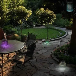 LED-Solarleuchte, grün-blau-gestreift, Außenbereich, dekorativ,