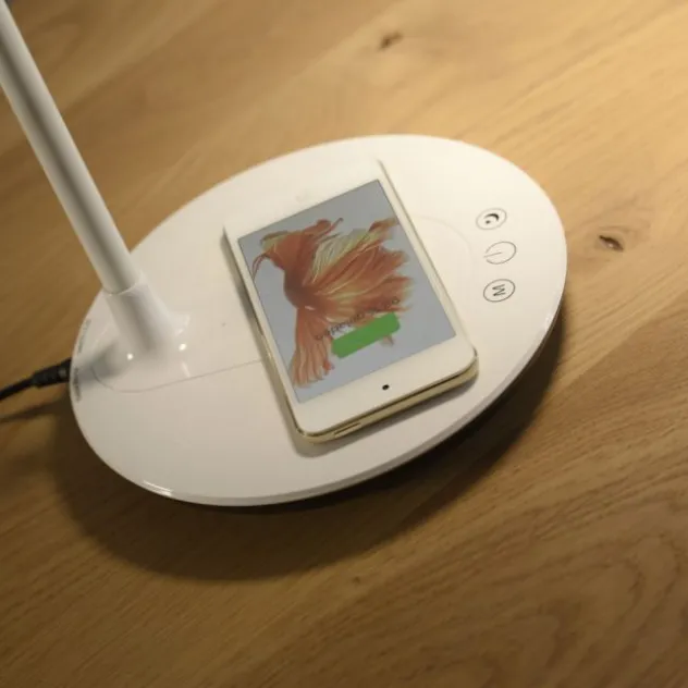 LED-Tischleuchte, weiß, Dimmbar, CCT, inkl. Ladestation für Smartphone